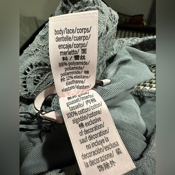 NWT Victoria Secret body lace body suit L - Picture 8 of 8